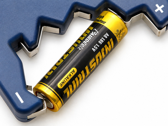 TA001 Battery Tester for 7 Battery Types — Aa battery and metal test contacts